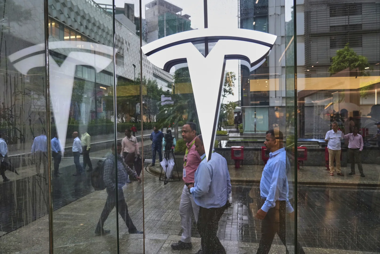 Tesla Model Y Hindistanda: Yüksək Gömrük Rüsumları Qiyməti Artırdı