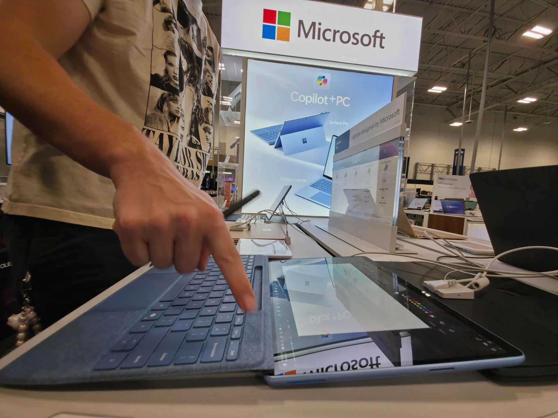 Microsoft 4 trilyon dollar bazar dəyərini aşan ikinci şirkət