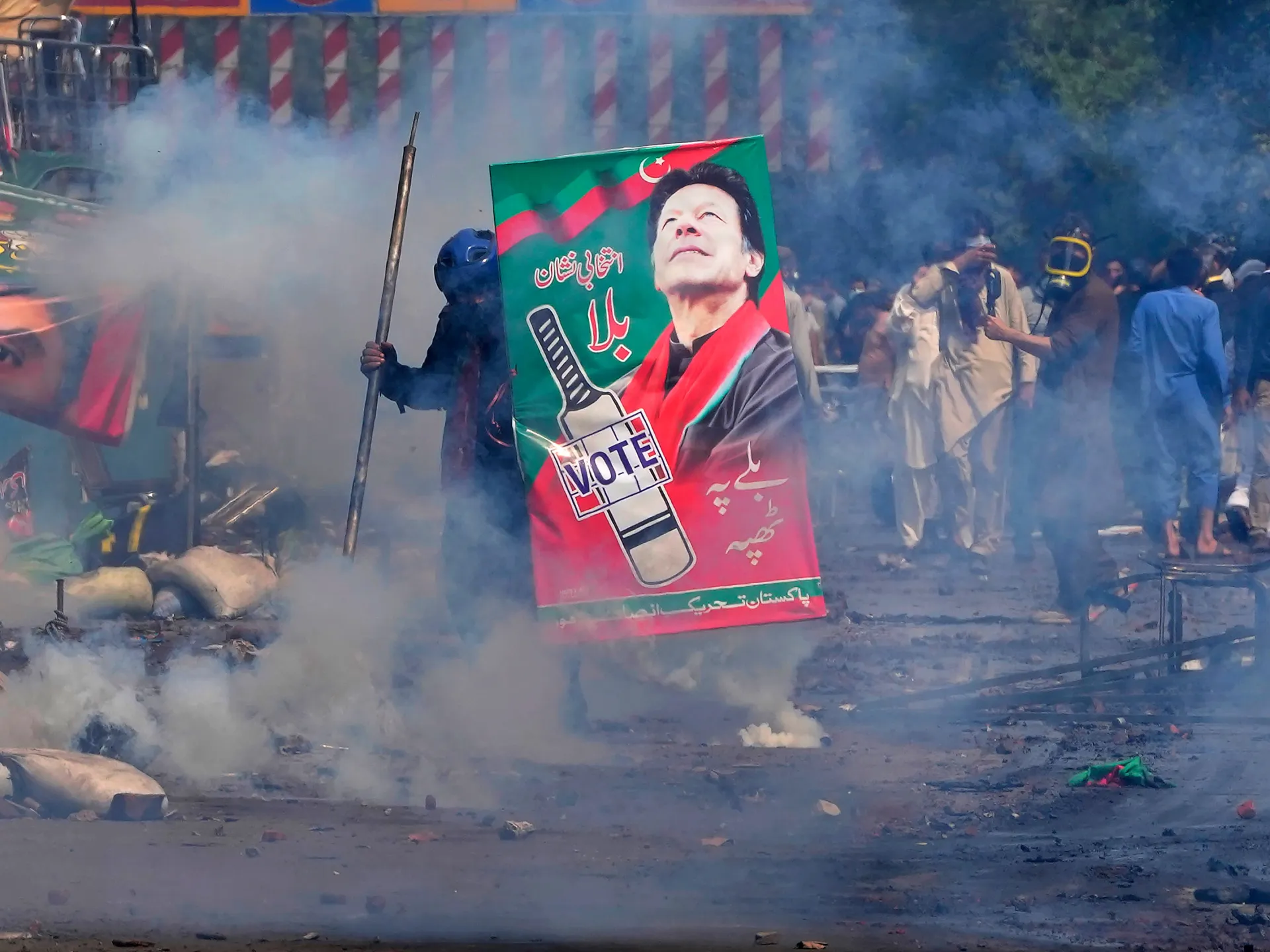 İmran Xana təcili müalicə kriket əfsanələrindən çağırış