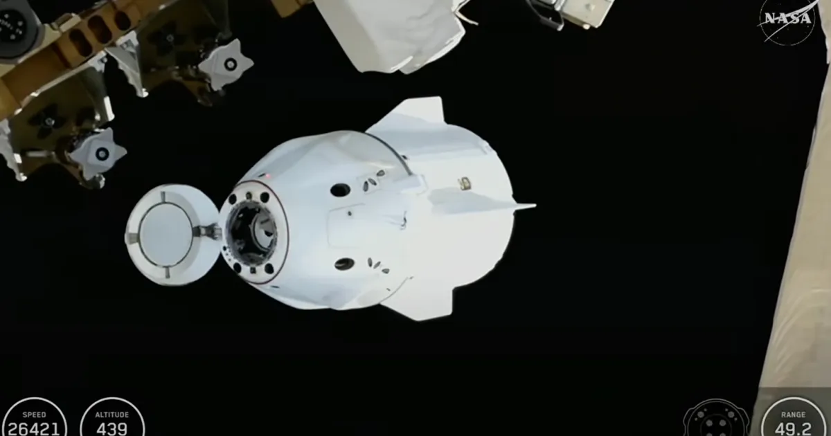 Tarixdə ilk BKS tibbi təxliyəsi: Astronavtlar Yerə endi