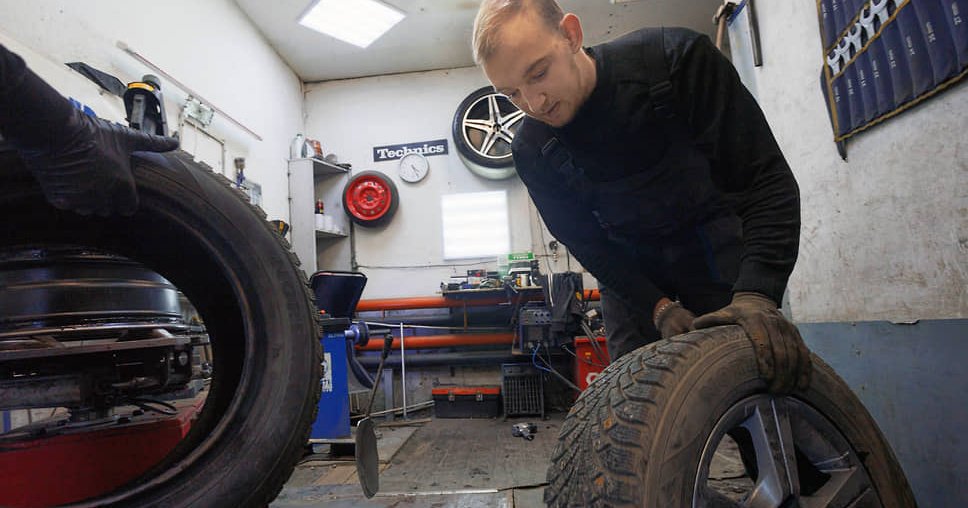 1 dekabrdan minik avtomobillərinə qış şinləri məcburi