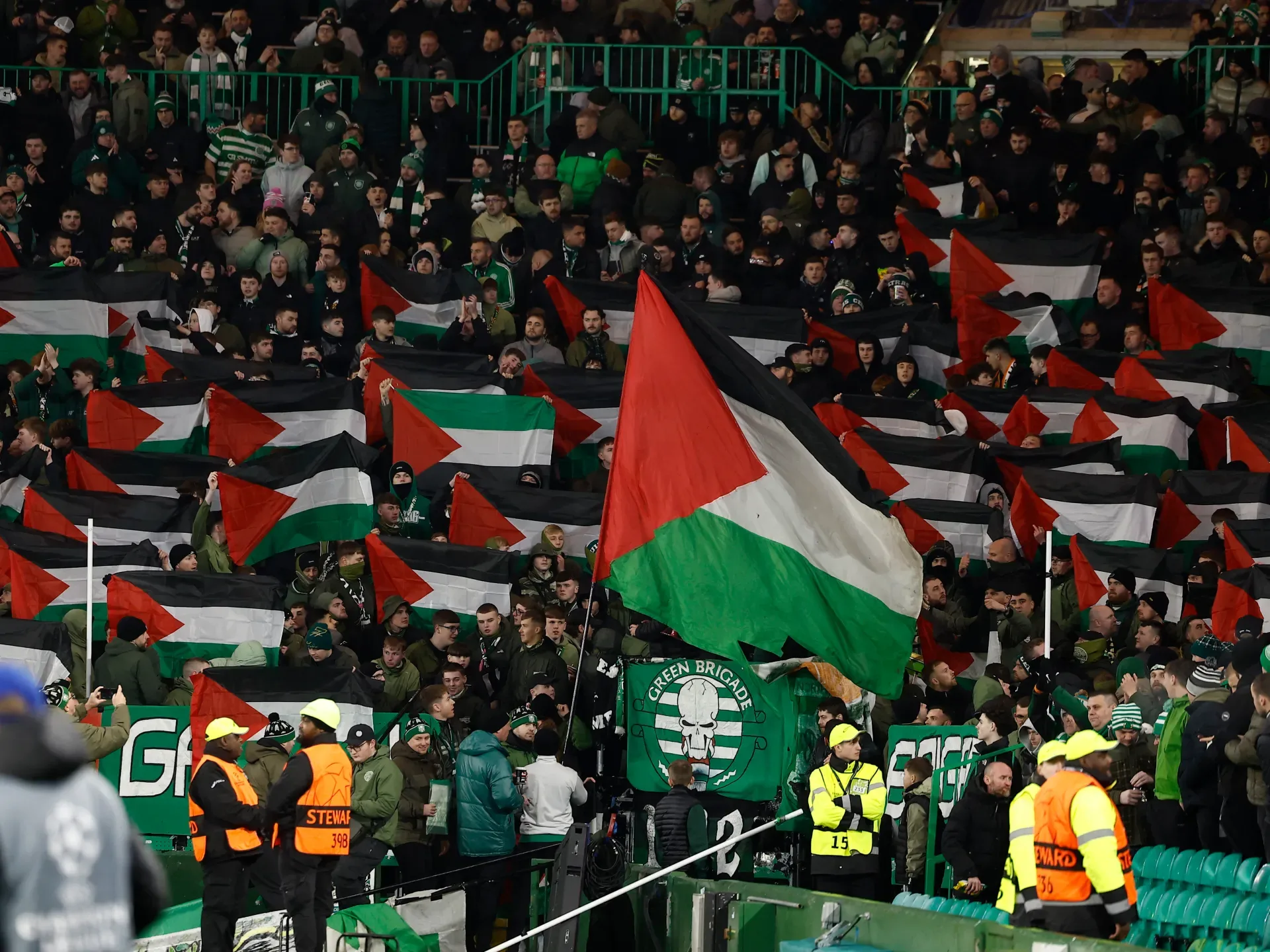 Alimlərdən UEFA-ya Qəzza dəhşətlərinə görə İsrail futboluna qadağa çağırışı