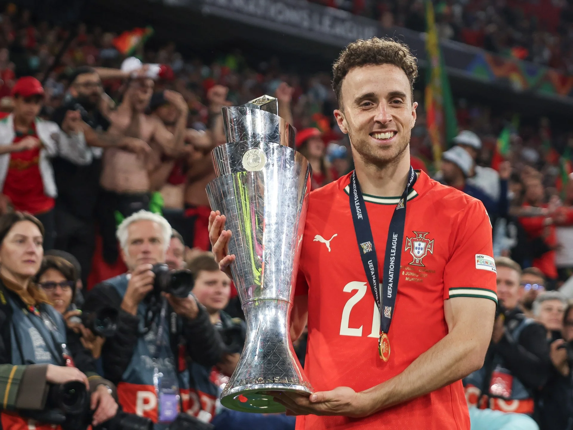Diogo Jota: Liverpul və Portuqaliya ulduzuna nə olub