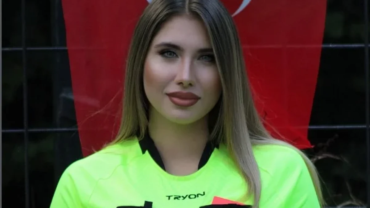 Elif Karaarslanın aylıq gəliri ağızları açıq qoydu