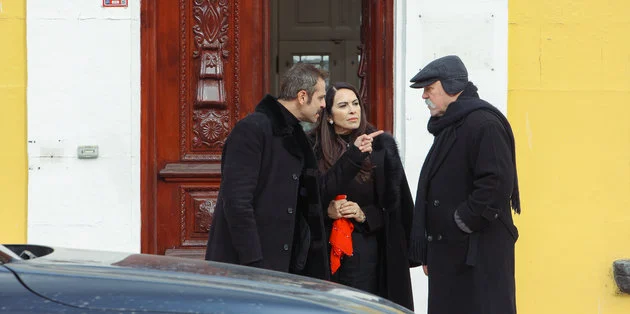 Vəliəhd 21-ci bölüm tam hissə HD izlə