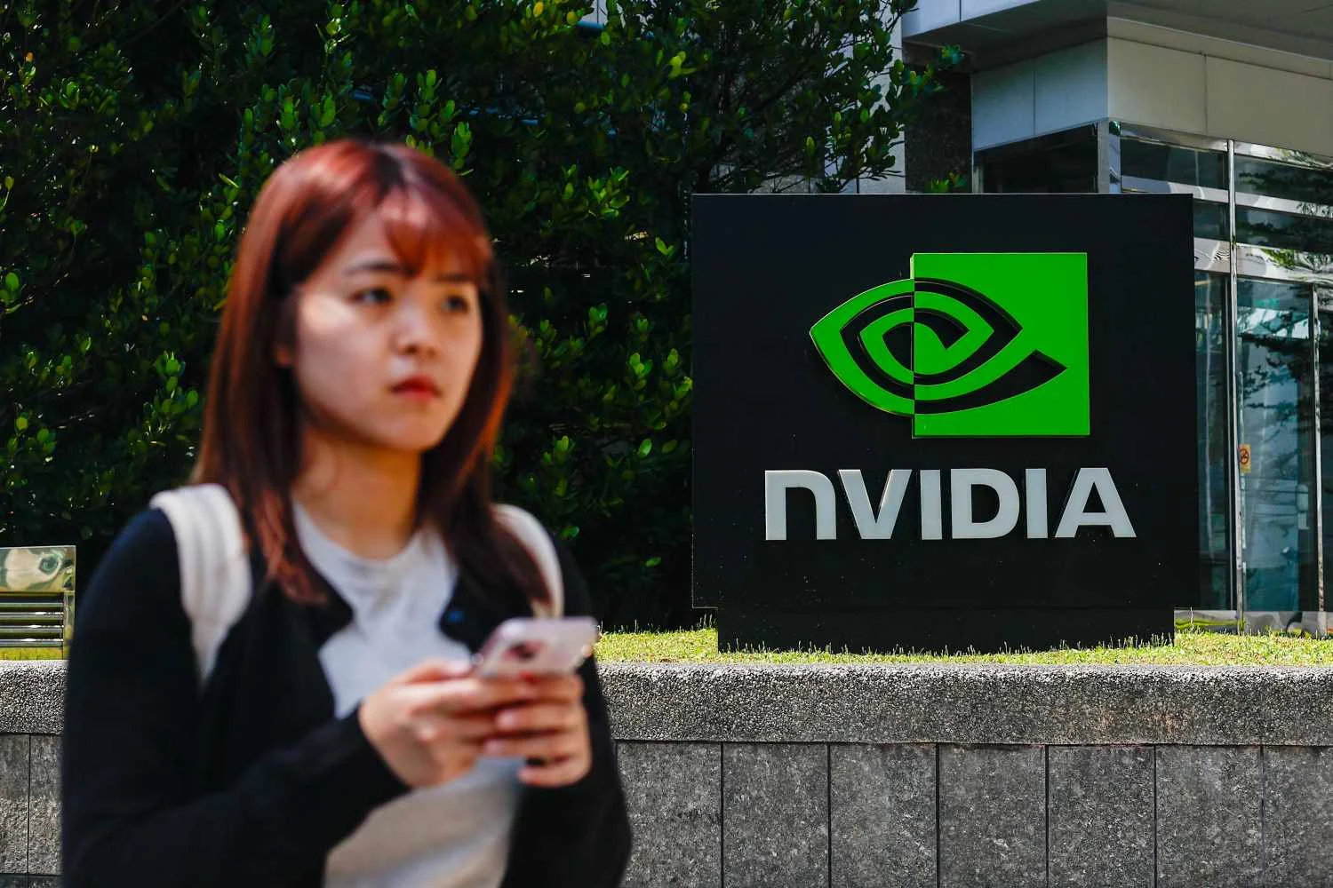 SoftBank Nvidia payını satdı: Çip səhmləri ucuzlaşır; Paramount Skydance bahalaşır