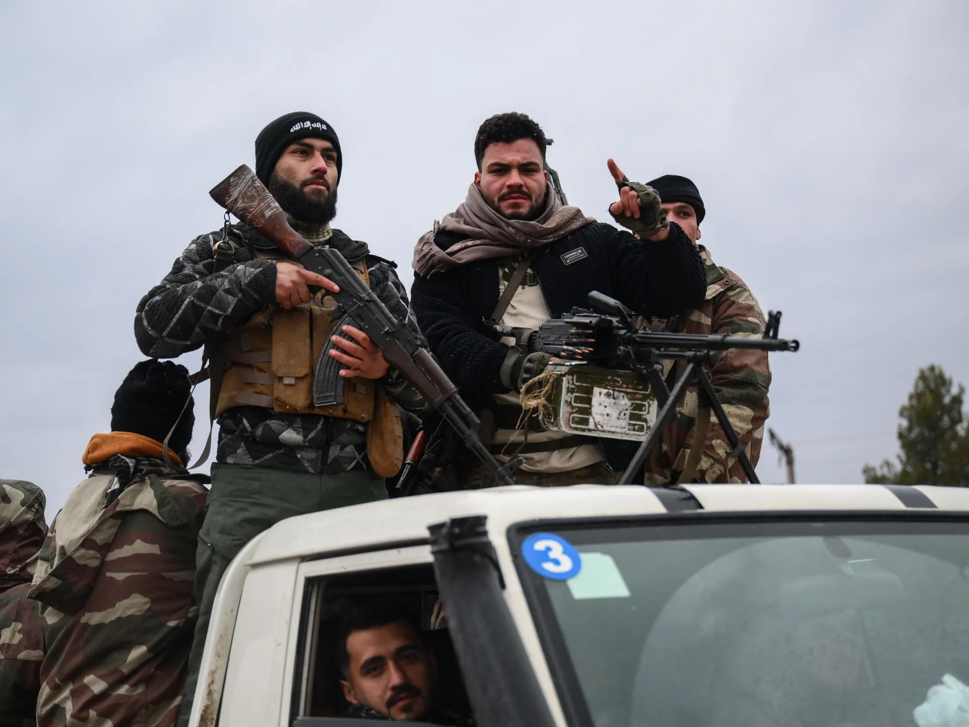 Suriya Ordusu Deyr Həfər və Məskənəni ələ keçirdi, SDK geri çəkildi