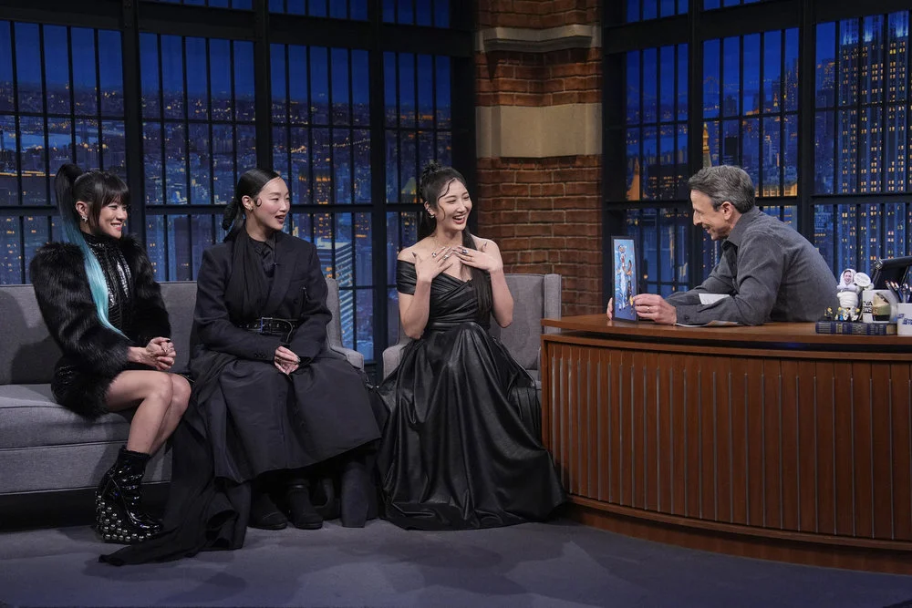 Renate Reinsve, Rei Ami, Audrey Nuna və EJAE 'Late Night With Seth Meyers'də
