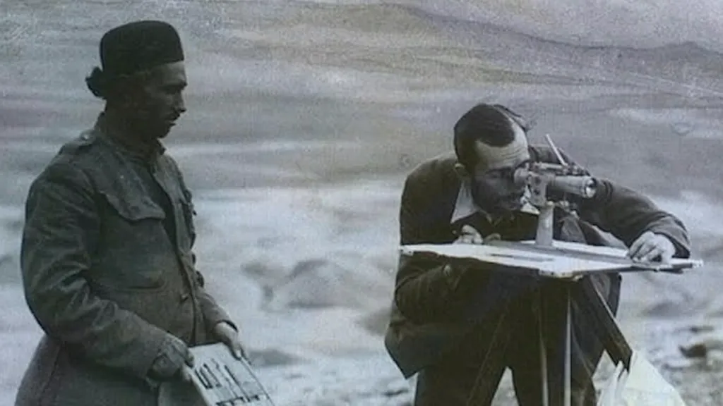 Qərbin İran neftinə marağı Hörmüz boğazının strateji əhəmiyyətini ön plana çıxarır