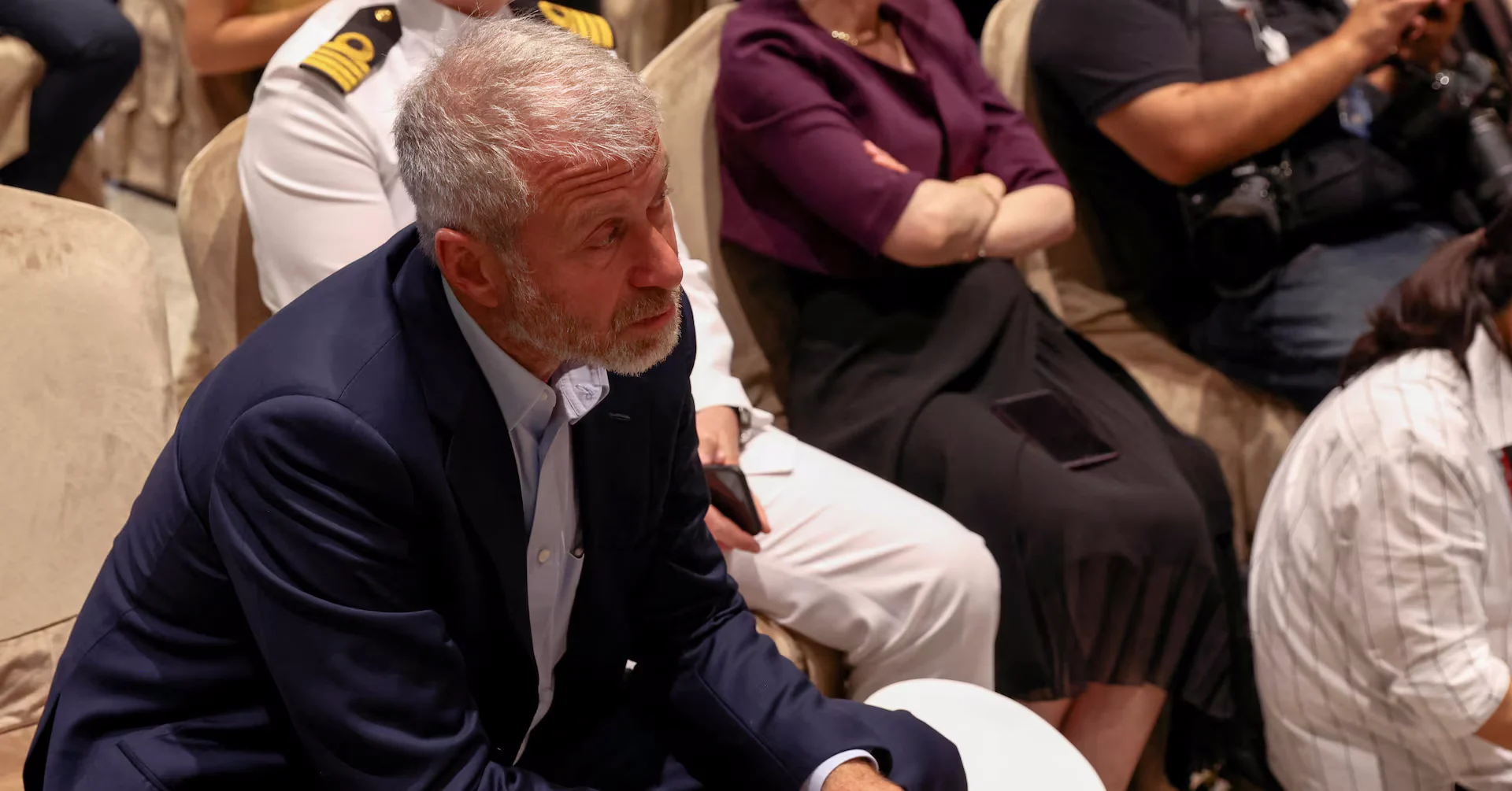 Rus milyarder Abramoviç Cersi istintaqının əsassız və qanunsuz olduğunu bildirib