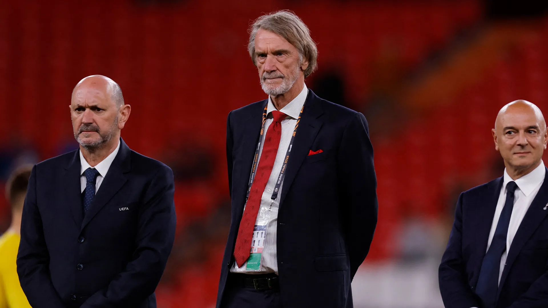 Mançester Yunayted fanatları həmtəsisçinin miqrasiya bəyanatlarını qınadı