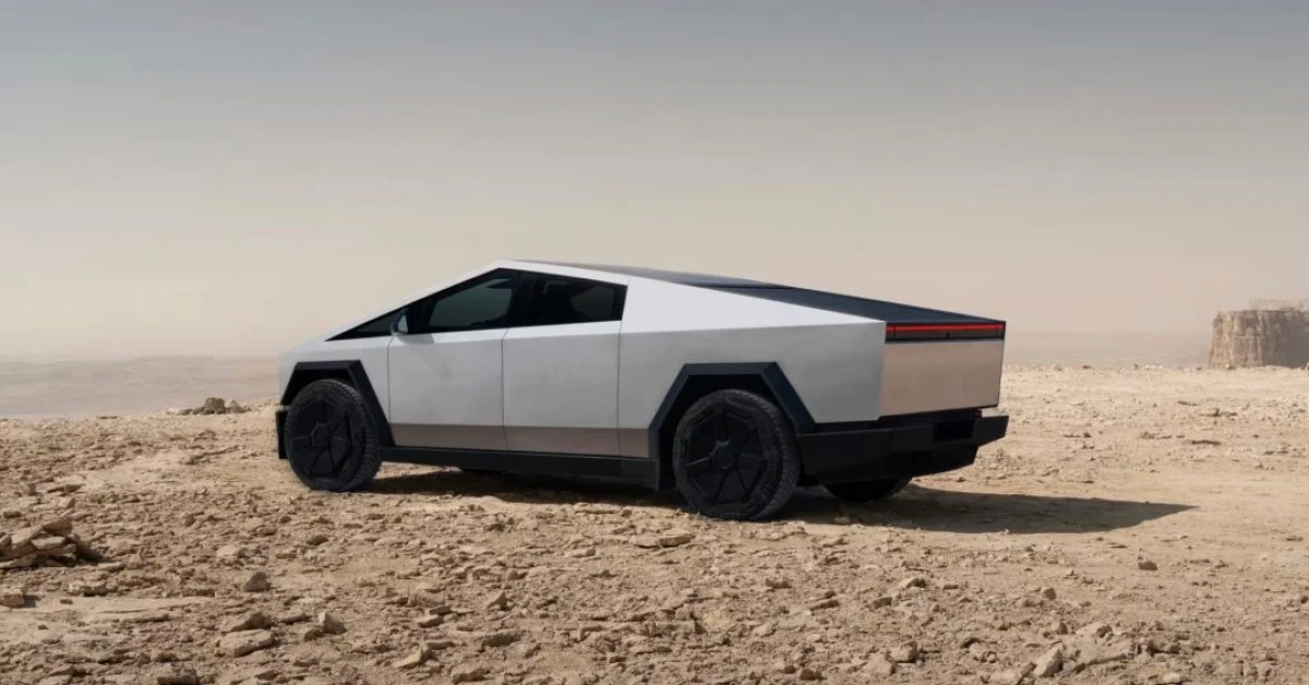 Tesla Cybertruck proqram rəhbəri şirkətdən gedir