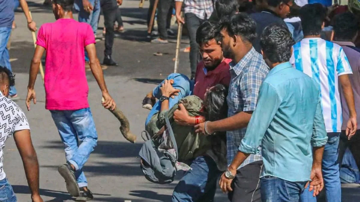 Banqladeş: Həsinanın devrilməsindən bir il sonra inqilab bazarı