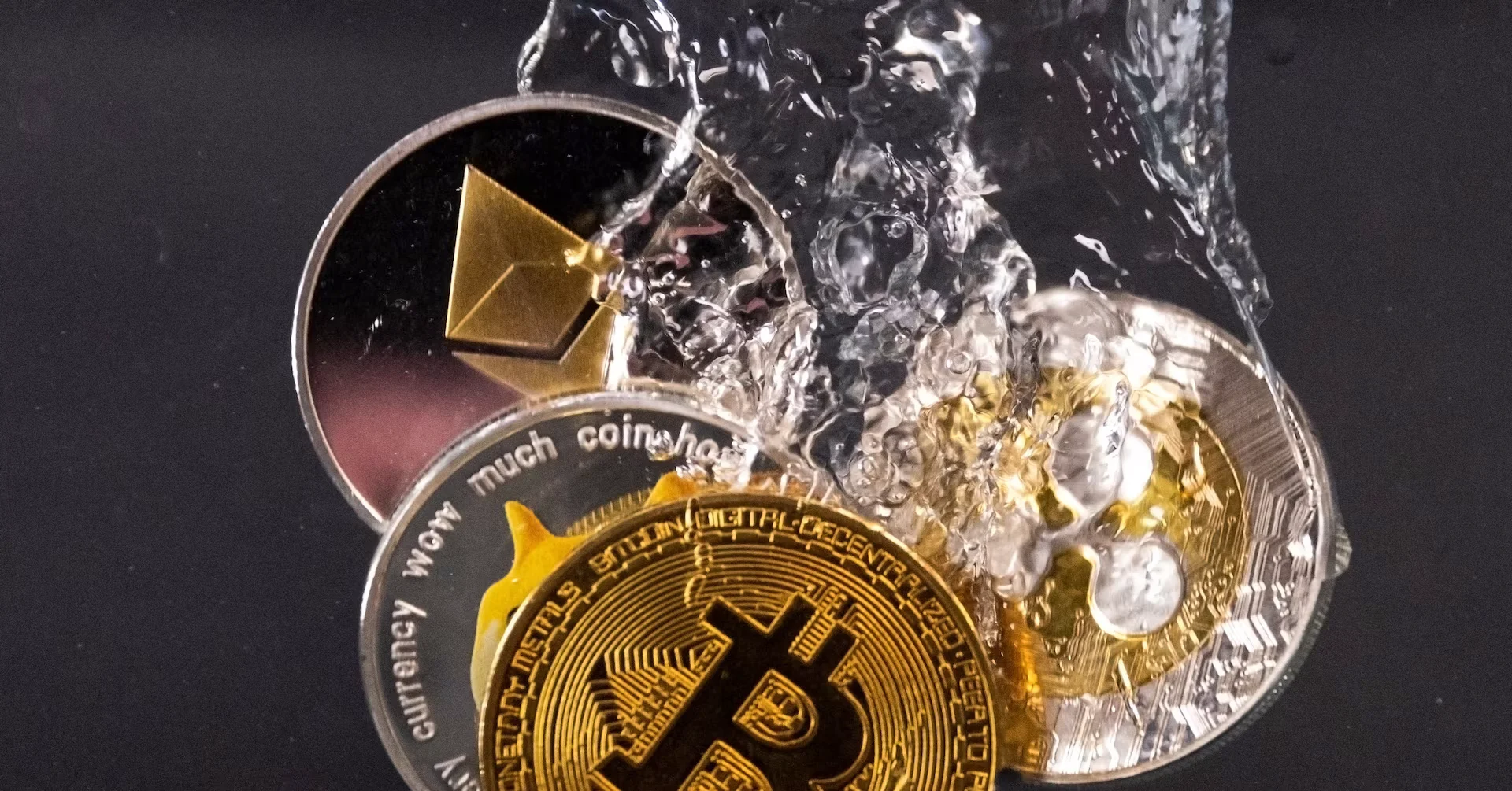 Kripto fondları riskli tokenlərə keçir: Volatillik qorxusu artır