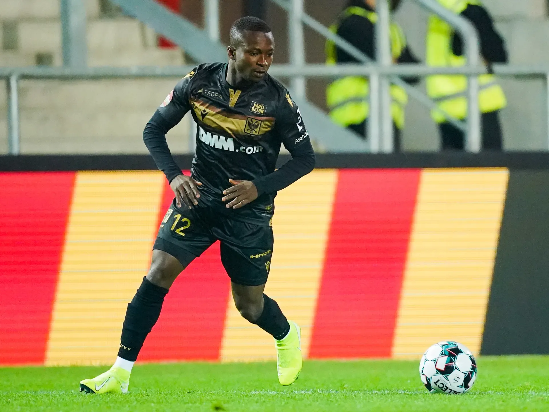 Toqolu futbolçu Samuel Asamoah boyun sındırıb iflic təhlükəsində