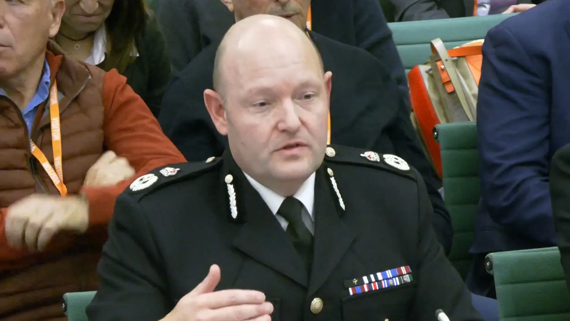 Təl-Əviv azarkeş qadağası Britaniyada qalmaqala səbəb oldu: Polis rəisi istefa verdi