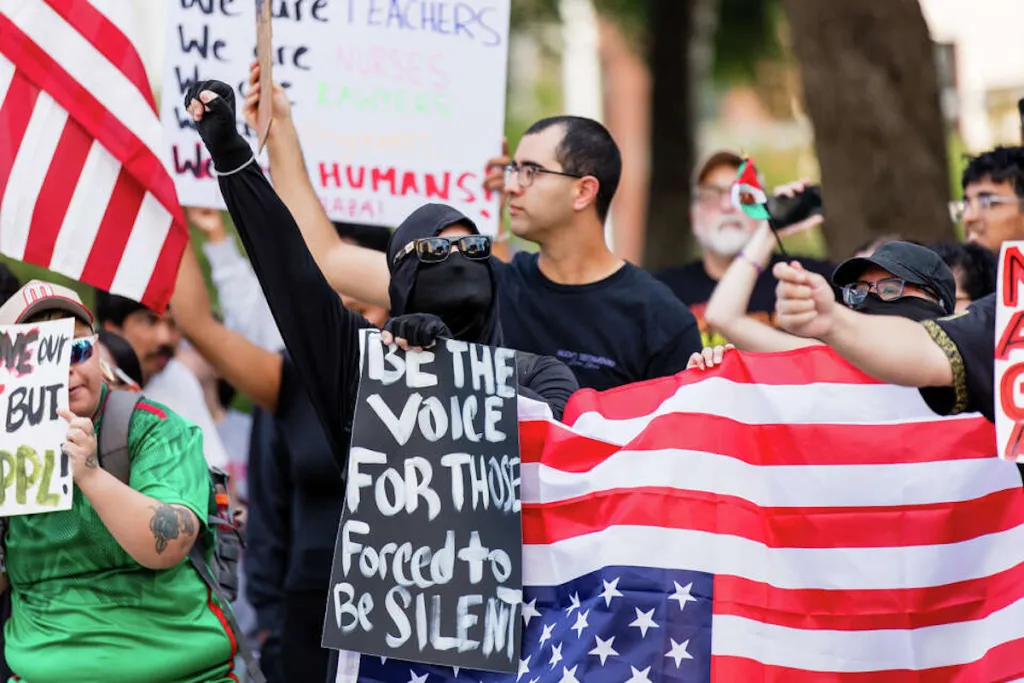 Trampın İran bataqlığı dərinləşir: Demokratlar siyasi fürsəti dəyərləndirə biləcəkmi?