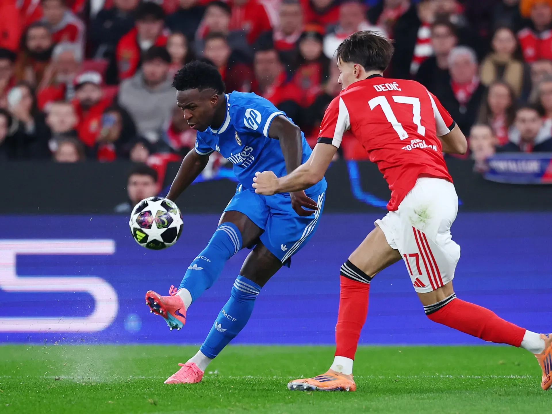 Viniyus Real Madridə Benfikada 1-0 hesablı qələbə qazandırdı, matçı irqçilik qalmaqalı kölgələdi