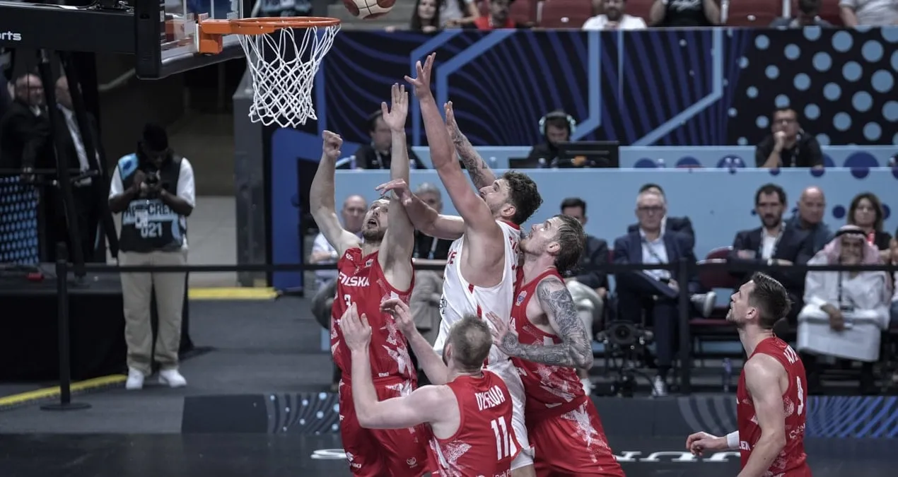 12 Dev Adam Avropa çempionatının yarımfinalında