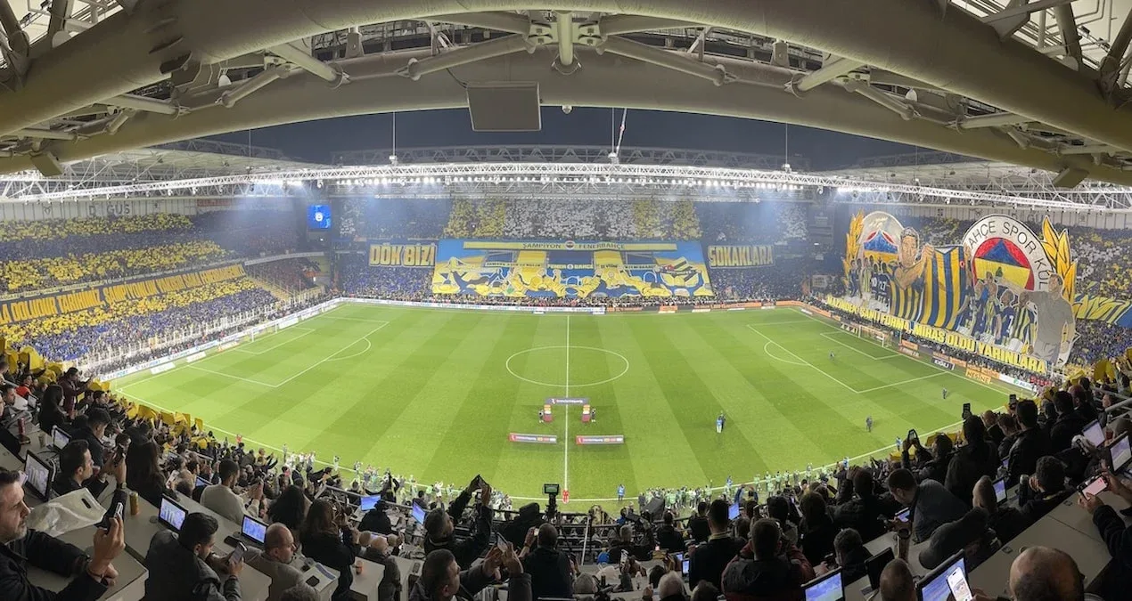 Derbidə Fənərbaxçaya azarkeş cəzası verildi