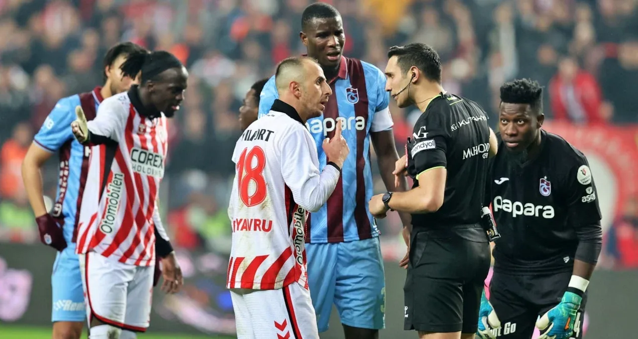 "Samsunspor-Trabzonspor matçında 3 qol VAR-a düşdü"