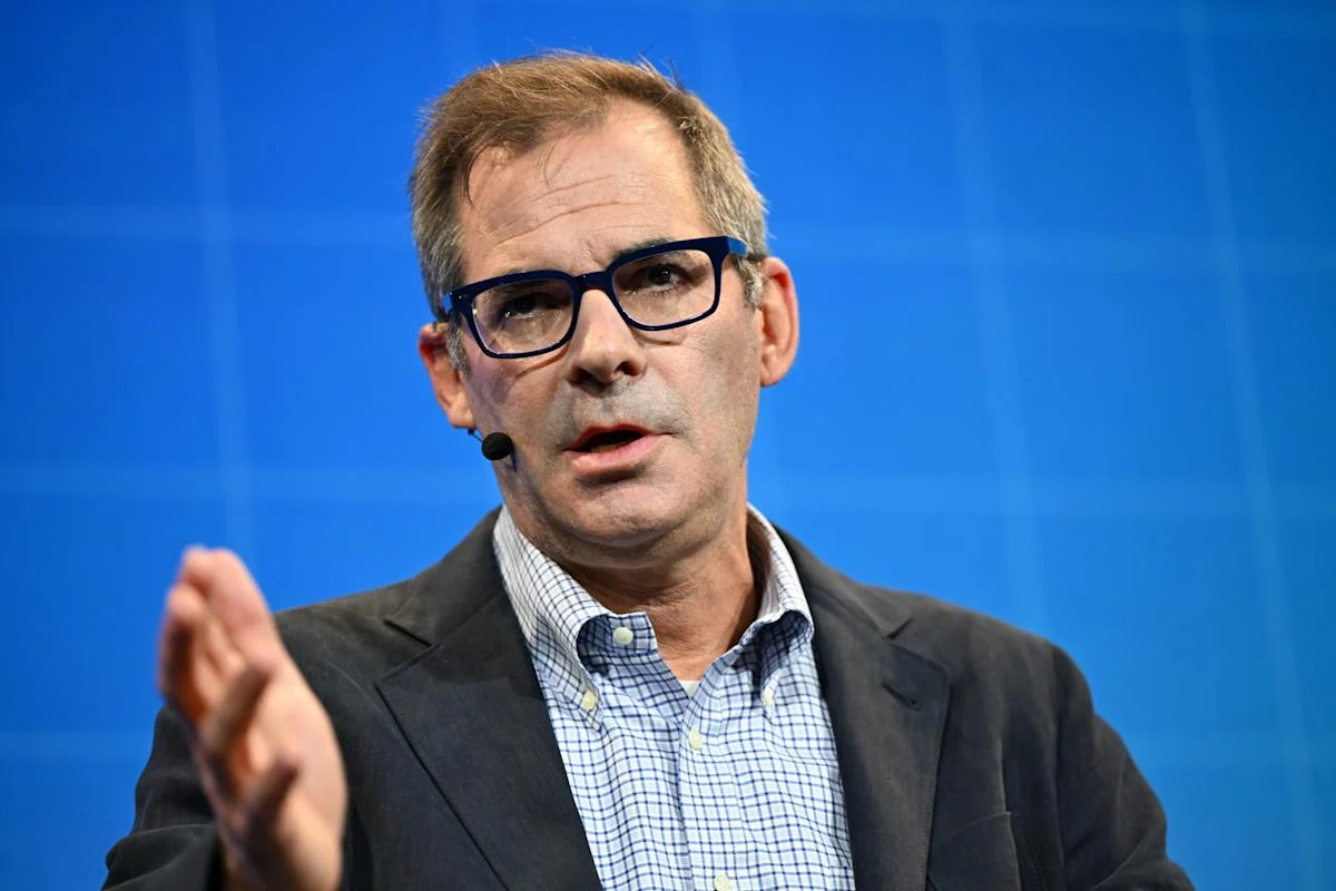 CoreWeave: 56 milyard dollarlıq gəlir müqaviləsi, amma süni intellekt köpüyü səhmləri endirdi