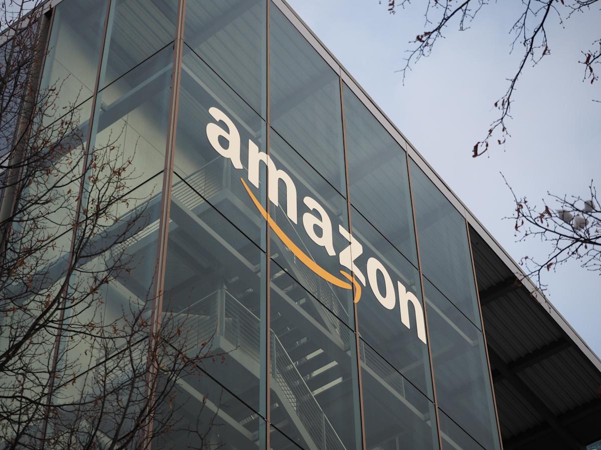 Amazon ABŞ Poçt Xidməti ilə əməkdaşlığa son qoya bilər