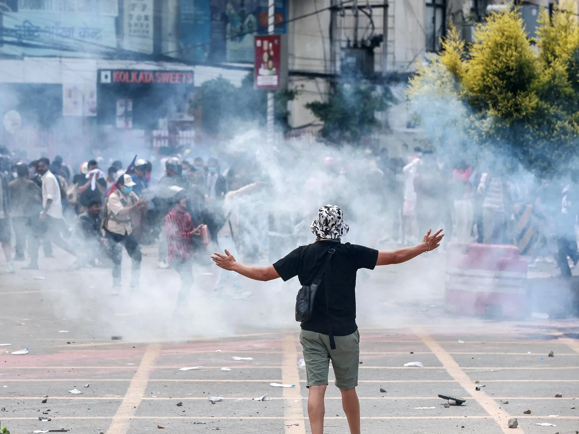Nepalda sosial media qadağası və korrupsiya etirazları: 14 ölü