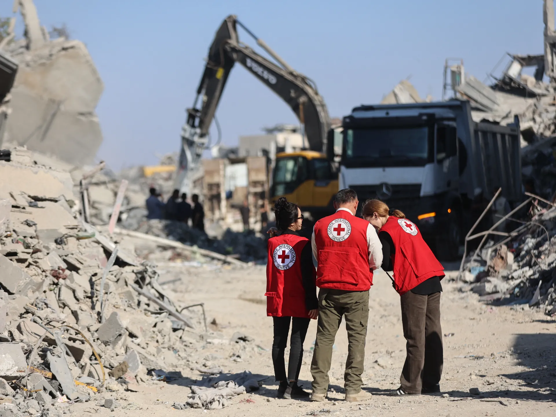 HƏMAS ƏSİRİN CƏSƏDİNİ QAYTARDI, İSRAİL ZƏRBƏSİ İKİ NƏFƏRİ ÖLDÜRDÜ