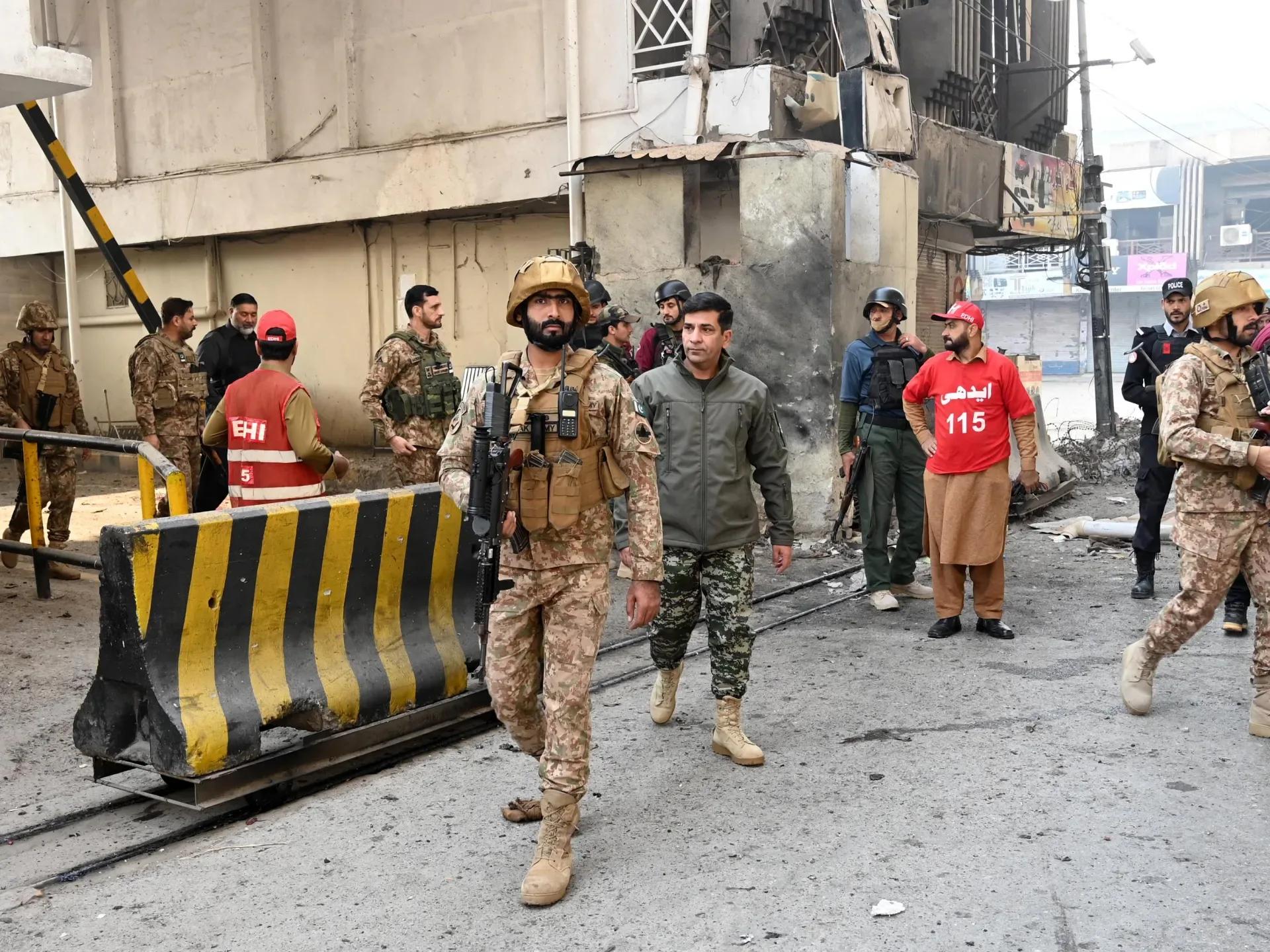 Pakistanın Peşəvarında terror: Qurbanlar və terrorçularla bağlı bilinənlər