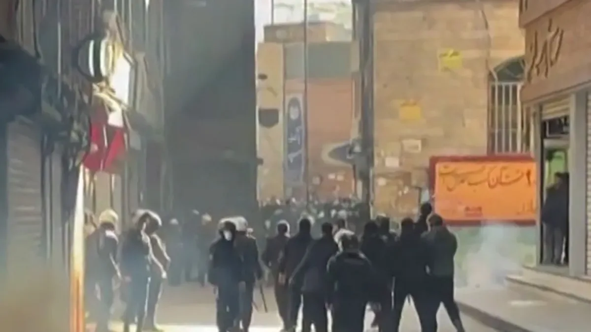 İran Etirazları Genişlənir Hökumətin Cüzi Təklifi Çökən İqtisadiyyat