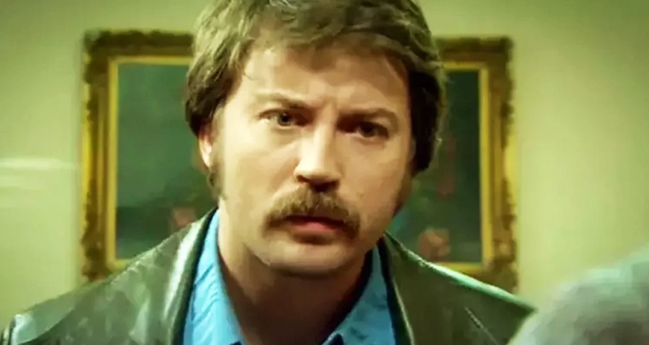 'Öyle Bir Geçer Zaman Ki'nin "Əhməd"i Tolqa Güləç aparıcı Öykü Cəngizlə nişanlandı