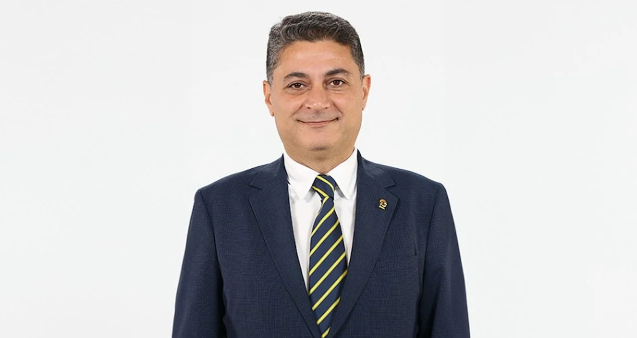 Ali Gürbüz rəqibin heç-heçə üçün gəldiyini dedi