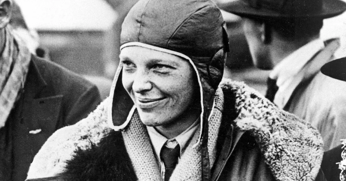 Trump Amelia Earhart sənədlərini gizlilikdən çıxarır