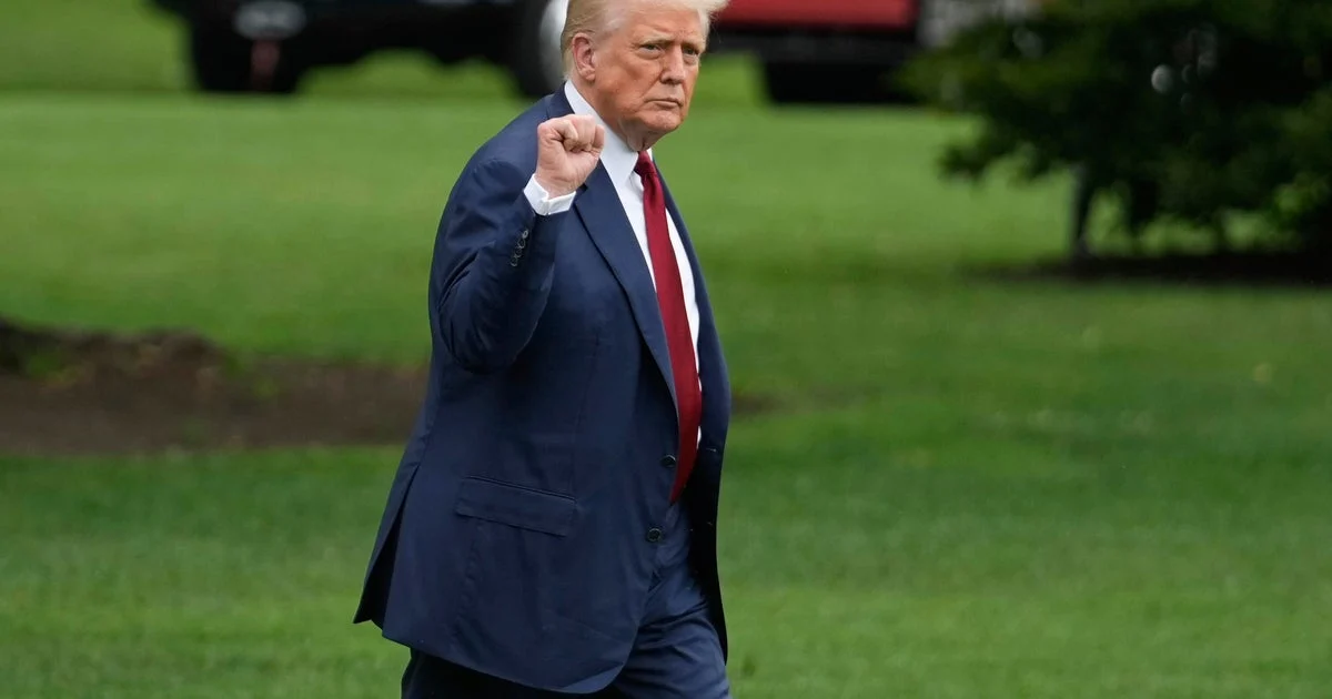 Trumpın yaxın ətrafından Mey Devis Meylman Ağ Evi tərk edib