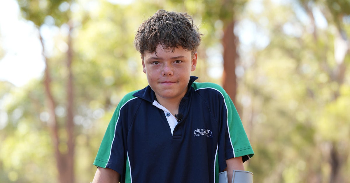 Super oğlan: Dənizdəki ailəsini xilas etmək üçün 4 km üzdü