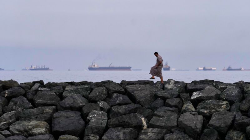 Hörmüz Boğazında vəziyyət gərginləşir: ABŞ-ın hərbi dəniz müşayiəti təşəbbüsü təhlükələri artırır
