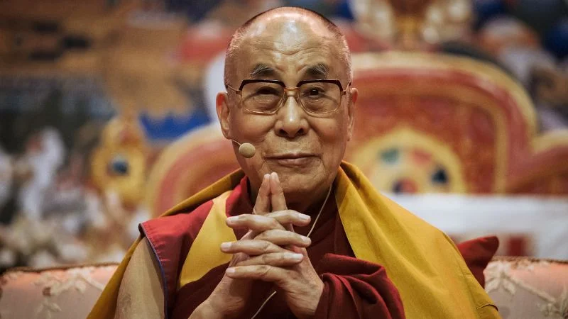 90 yaşlı Dalay Lama Pekinlə reinkarnasiya uğrunda həlledici savaşa hazırlaşır