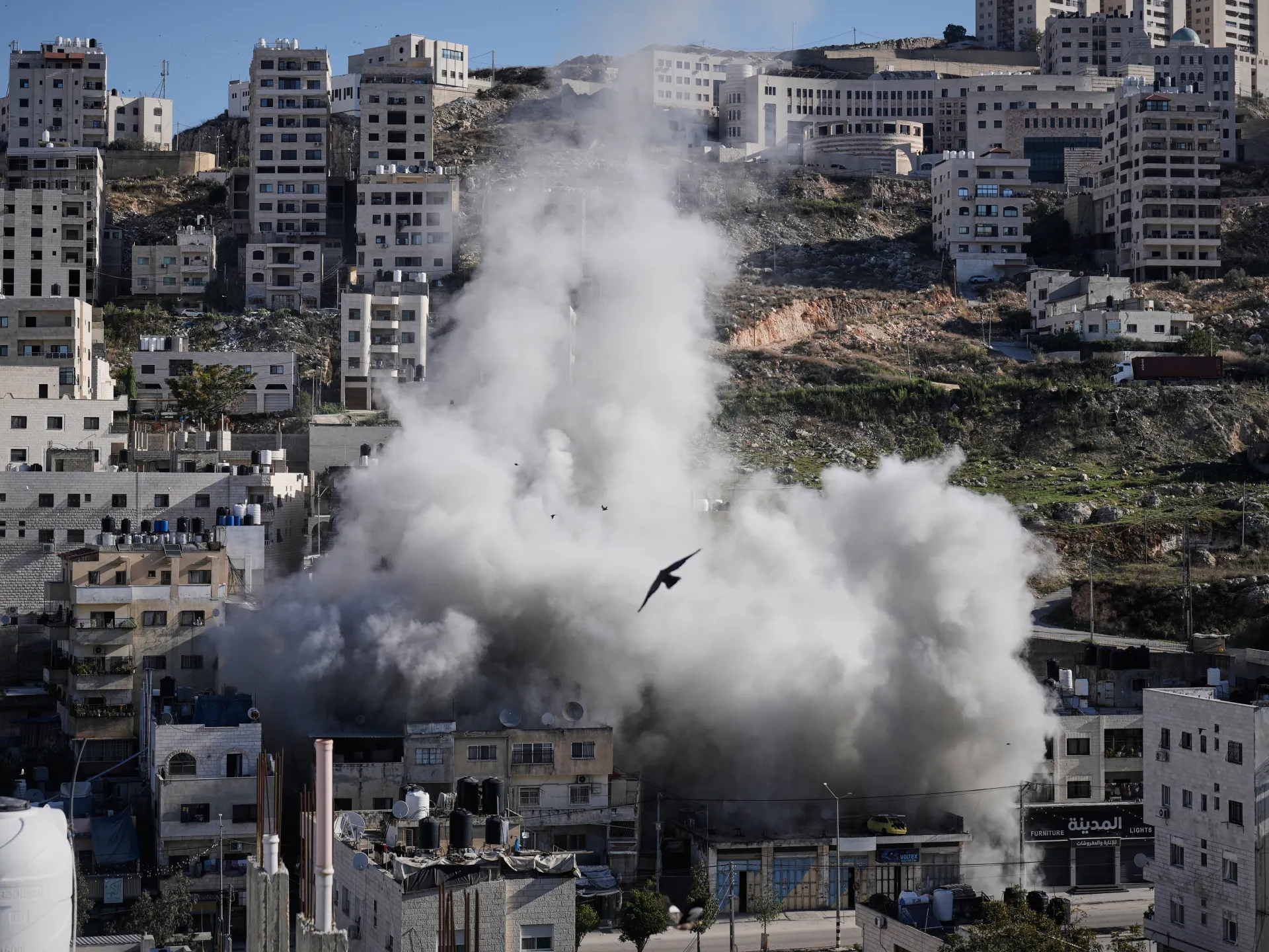 "Kollektiv cəza": Qərb Sahilində şübhəlinin ailə evi dağıdıldı