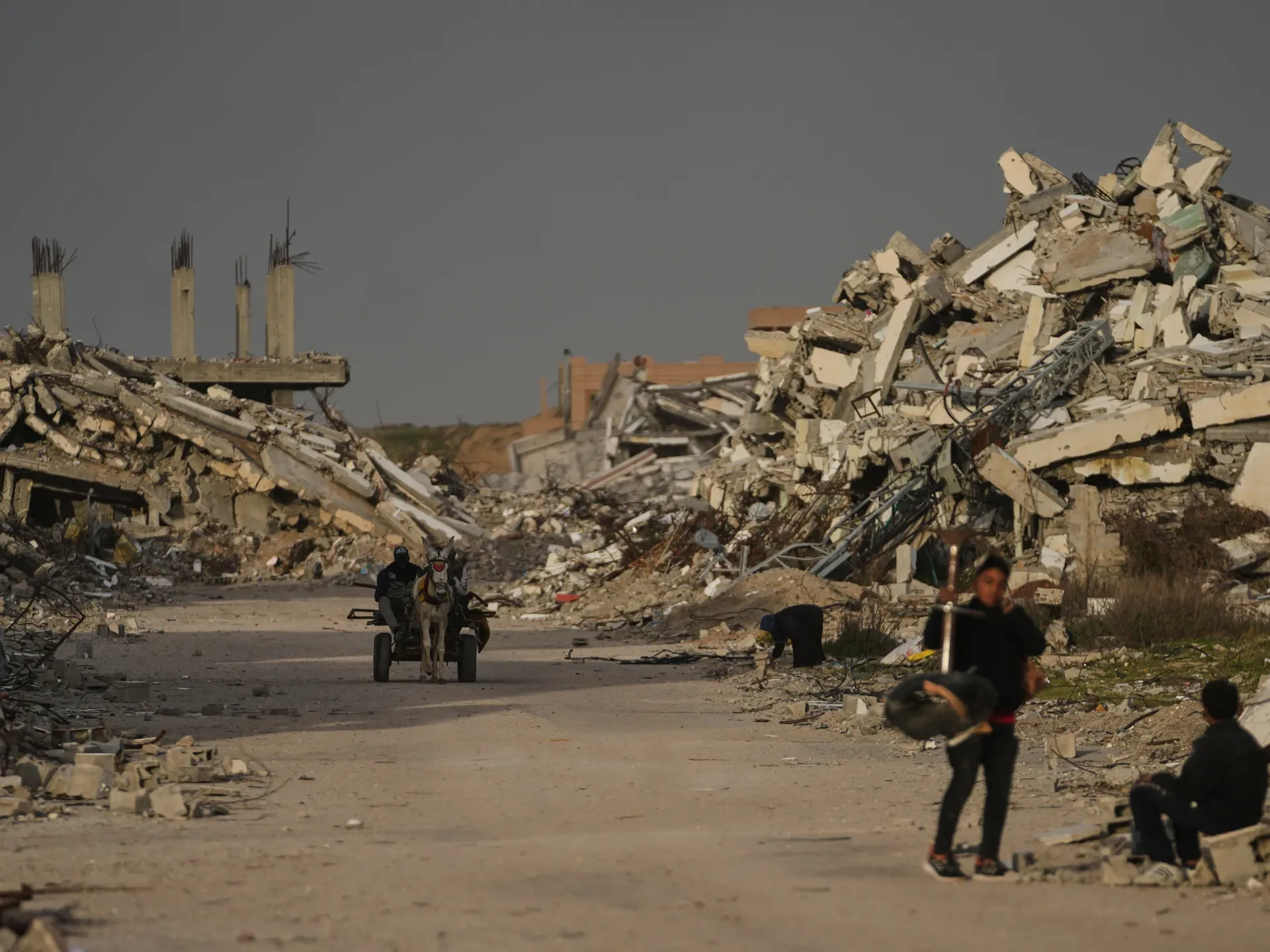 Qəzza iqtisadiyyatı çökür: Gənclər qeyri-ənənəvi həllər yaradır