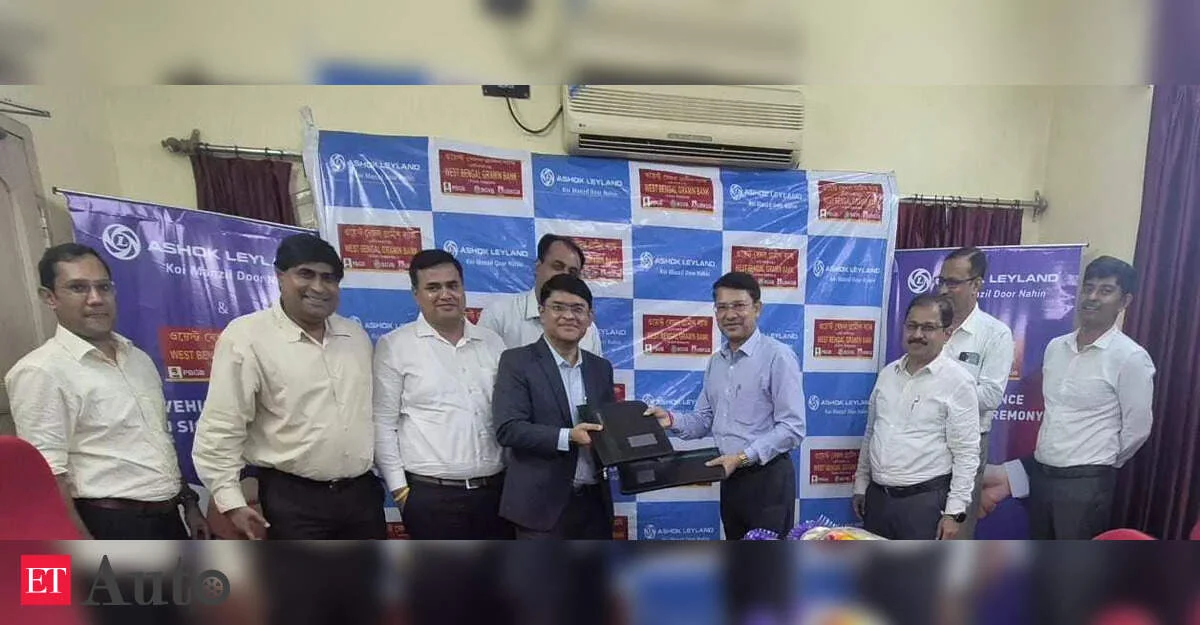 Ashok Leyland Qərbi Benqal Gramin Bankı ilə avtomobil maliyyəsi üçün əməkdaşlıq edir