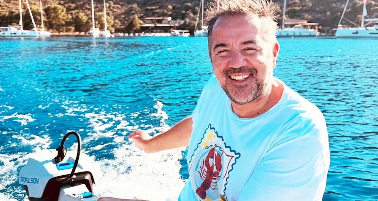 Ata Demirer mayosundan çıxan qeydə kövrəldi