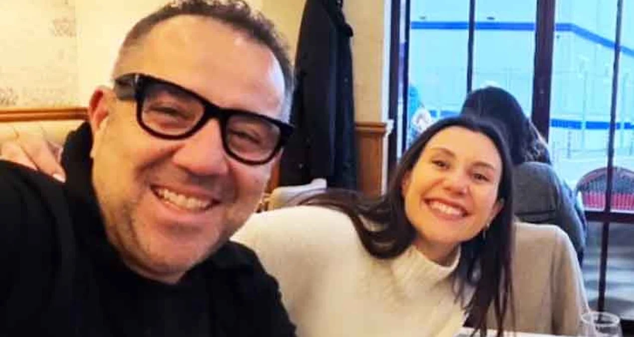 Ata Demirer sevgilisi ilə eşq şəhərində