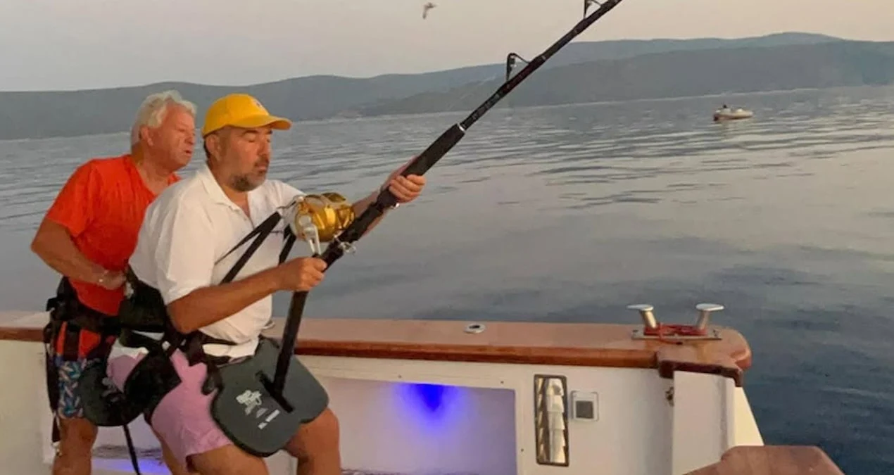 Ata Demirer nəhəng balıq ovladı