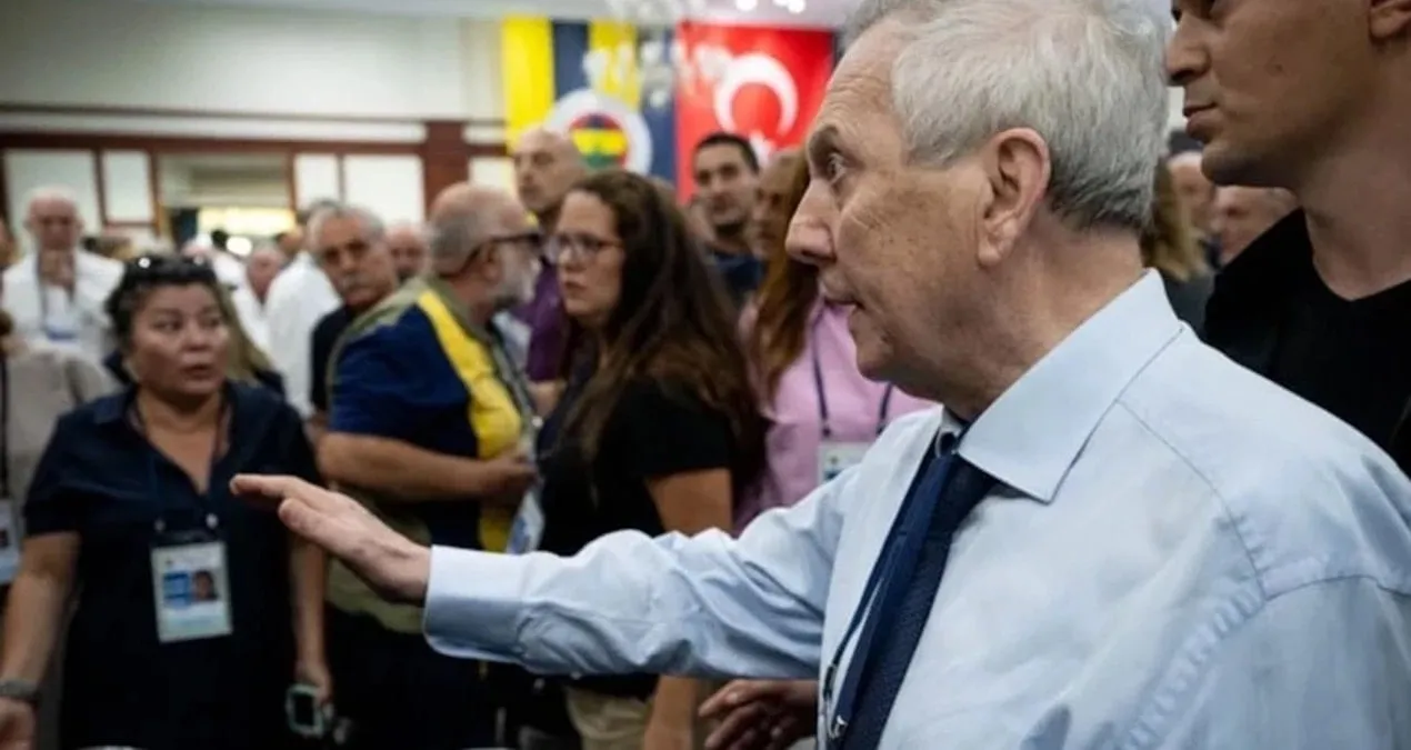 Əziz Yıldırım qalmaqallı sözlər dedi: "Hər şeyi alqışlayırlar"