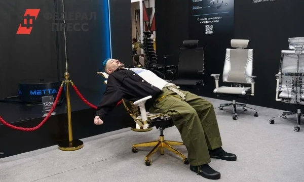 Artemi Lebedev METTA-nın yeni kreslosunda: Dürüst təəssüratları