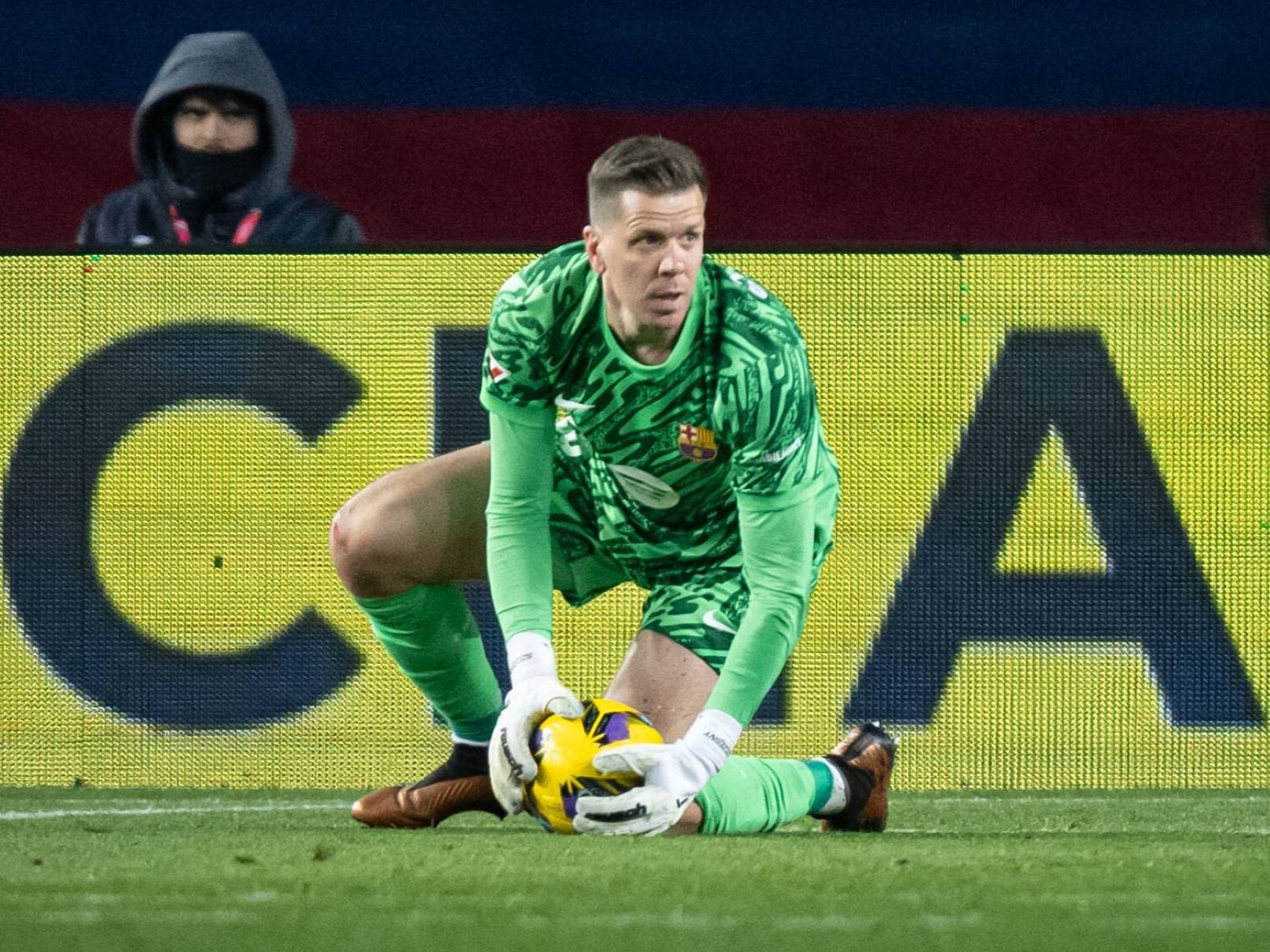 Şçesni: Barselonada pulsuz oynamışam