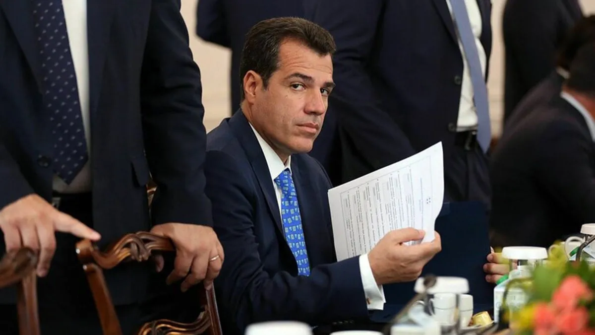 Nazirdən Yunanıstanın mübahisəli miqrant qərarına iddialı açıqlama
