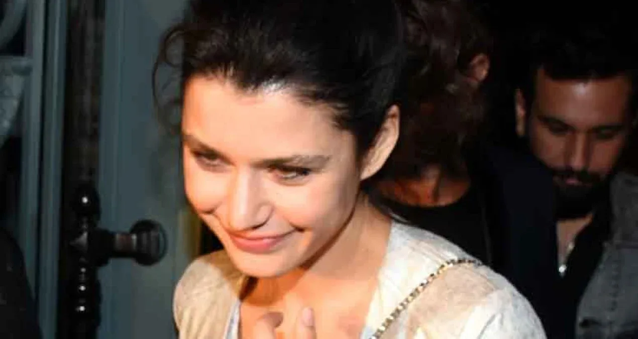 Beren Saat musiqi dünyasına addım atdı