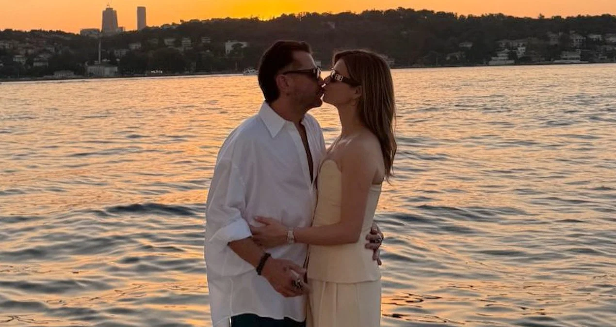 Beren Saat və Kenan Doğulu 11 illik sevgi dolu ildönümü